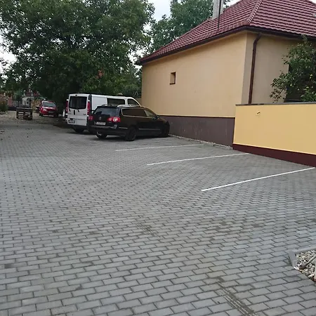 Flamingo Panzio Szekesfehervar